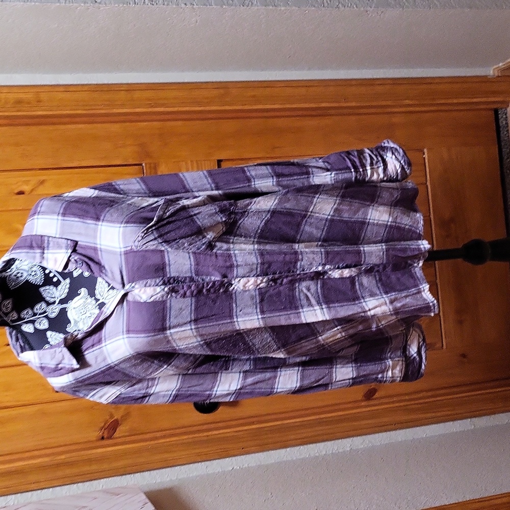 EUC Dark/light purple flannel. Size XXL
